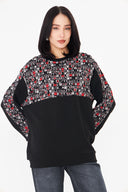 Kadın Desenli Sweatshirt – Siyah / Kırmızı Desen Detaylı