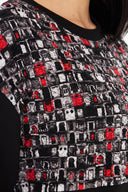 Kadın Desenli Sweatshirt – Siyah / Kırmızı Desen Detaylı